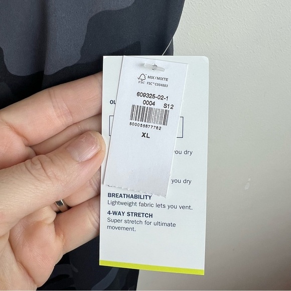 Old Navy Active Camo Print Athletic Tank Top Camouflage Work Out Sports Bra XL - Picture 4 of 13